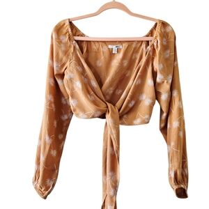 Amuse Society Boho Western Cropped Tie Front Peasant Top Long Sleeve Gold Small